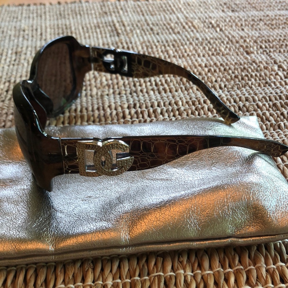 Oversized Fashion sunglasses. - Picture 2 of 2
